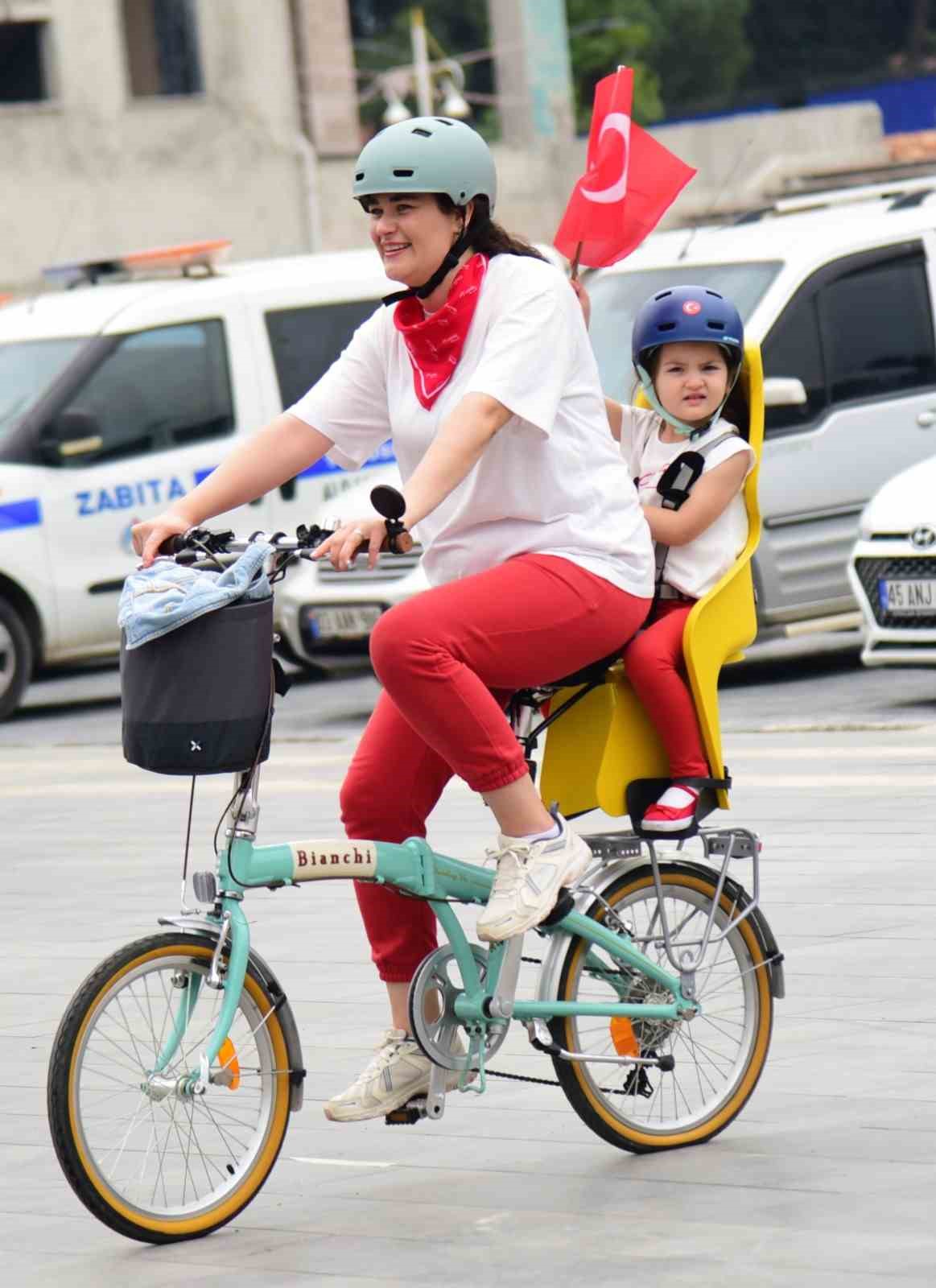 Yunusemre’de pedallar 19 mayıs için çevrildi
