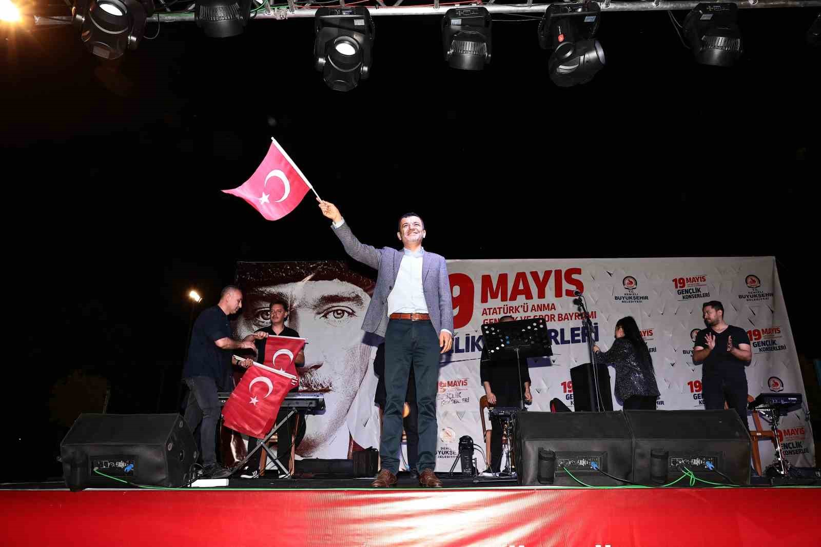 Gen&ccedil;lik Konseri coşkusu Akvadi&rsquo;ye taşındı
