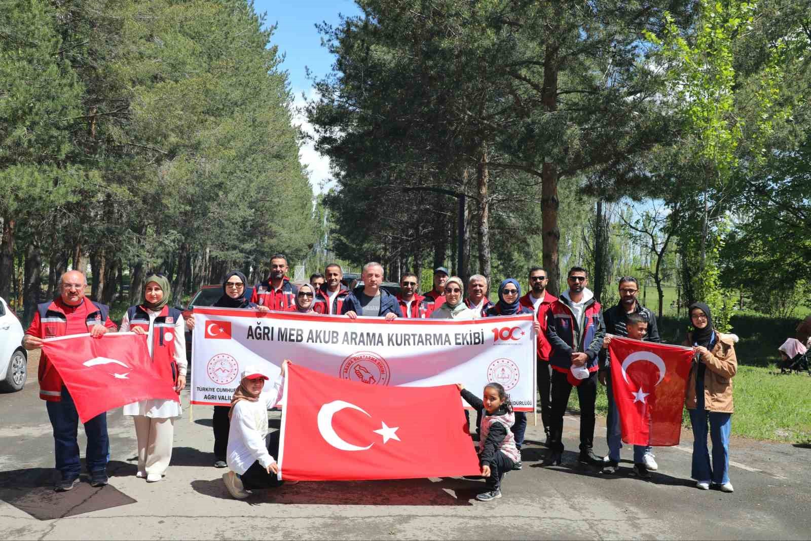 Ağrı’da "19 Mayıs Ruhuyla 19 Kilometre Doğada Yürüyorum" etkinliği düzenlendi
