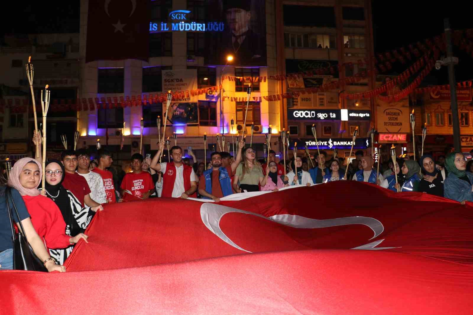 Kilis’te fener alayı düzenlendi
