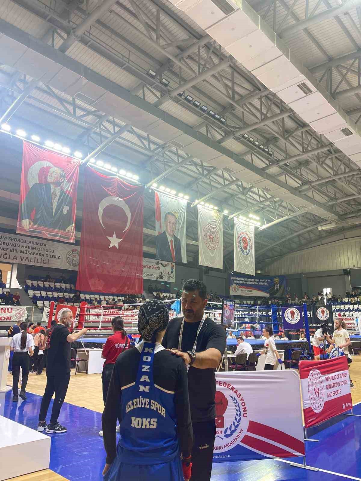 Kozanlı boks&ouml;r T&uuml;rkiye Şampiyonu oldu
