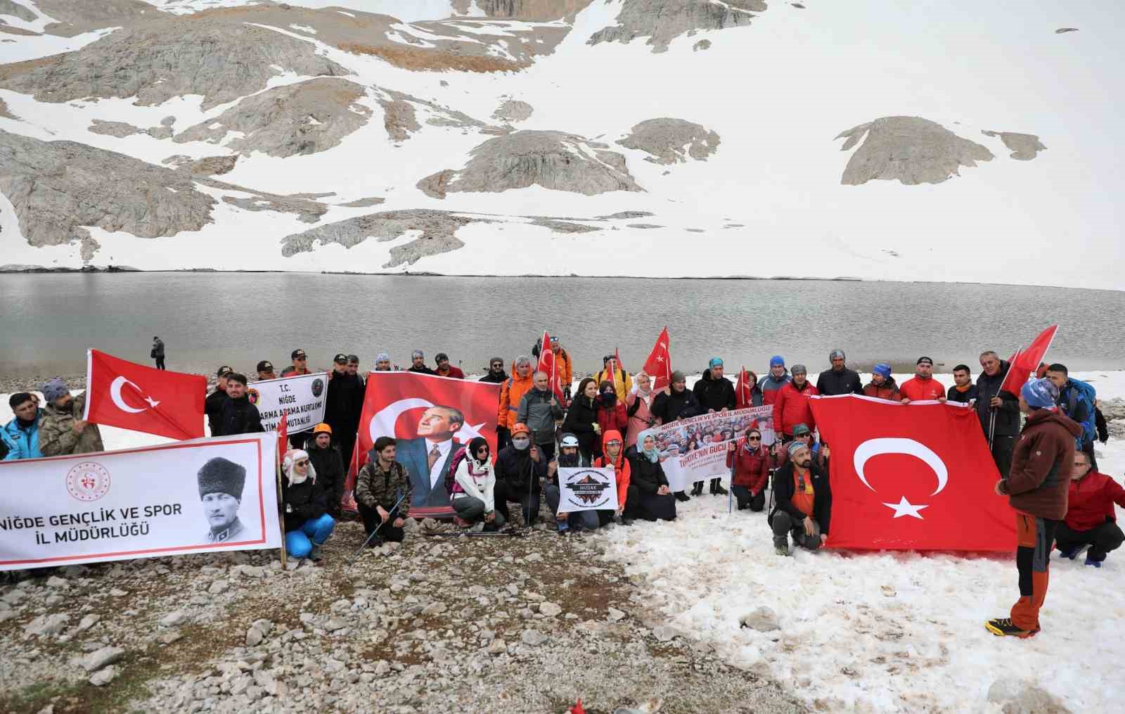 Aladağlar’da ‘Türkiye’nin Gücü Gençliği’ tırmanışı
