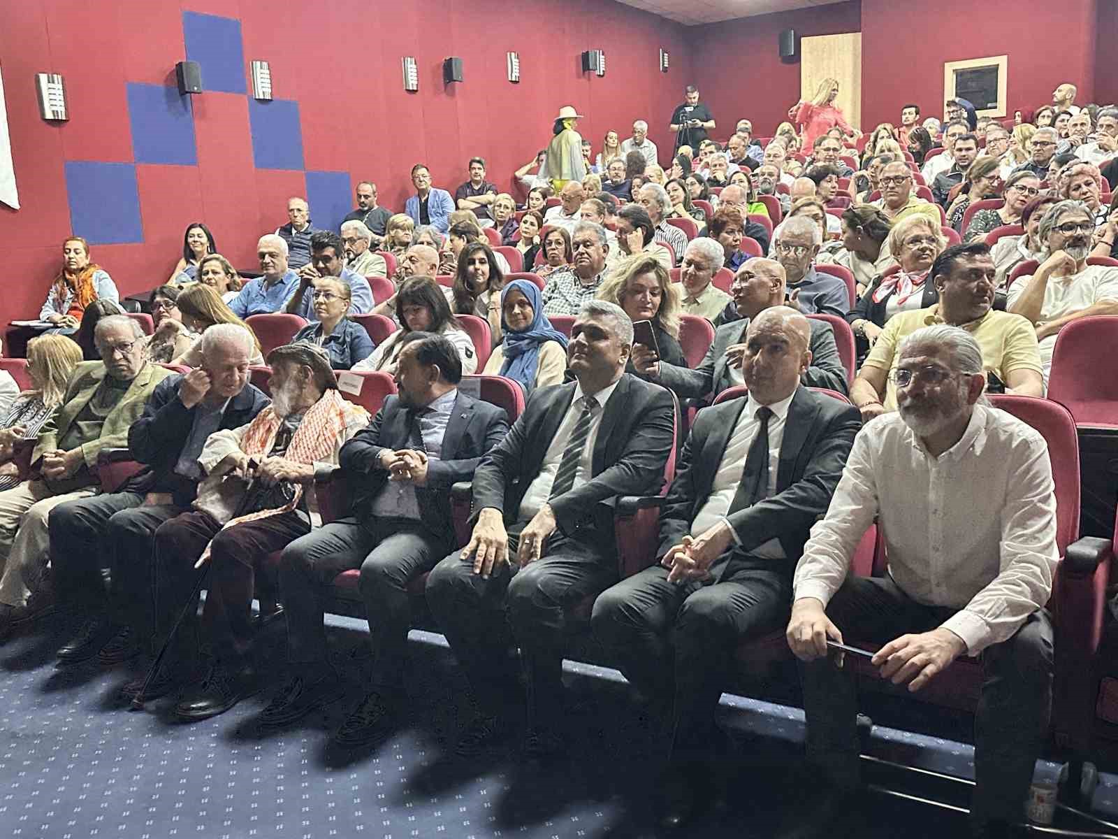 &lsquo;Bir Y&ouml;r&uuml;k &Ouml;yk&uuml;s&uuml; Sergisi&rsquo; b&uuml;y&uuml;k ilgi g&ouml;r&uuml;yor
