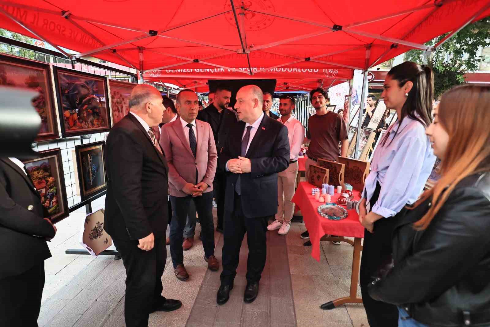 Denizli 19 Mayıs coşkusunu Gençlik ve Spor Festivalinde yaşadı
