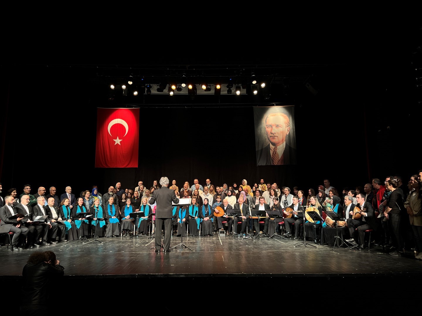 "Aşk İle" konseri Kocaelilileri mest etti
