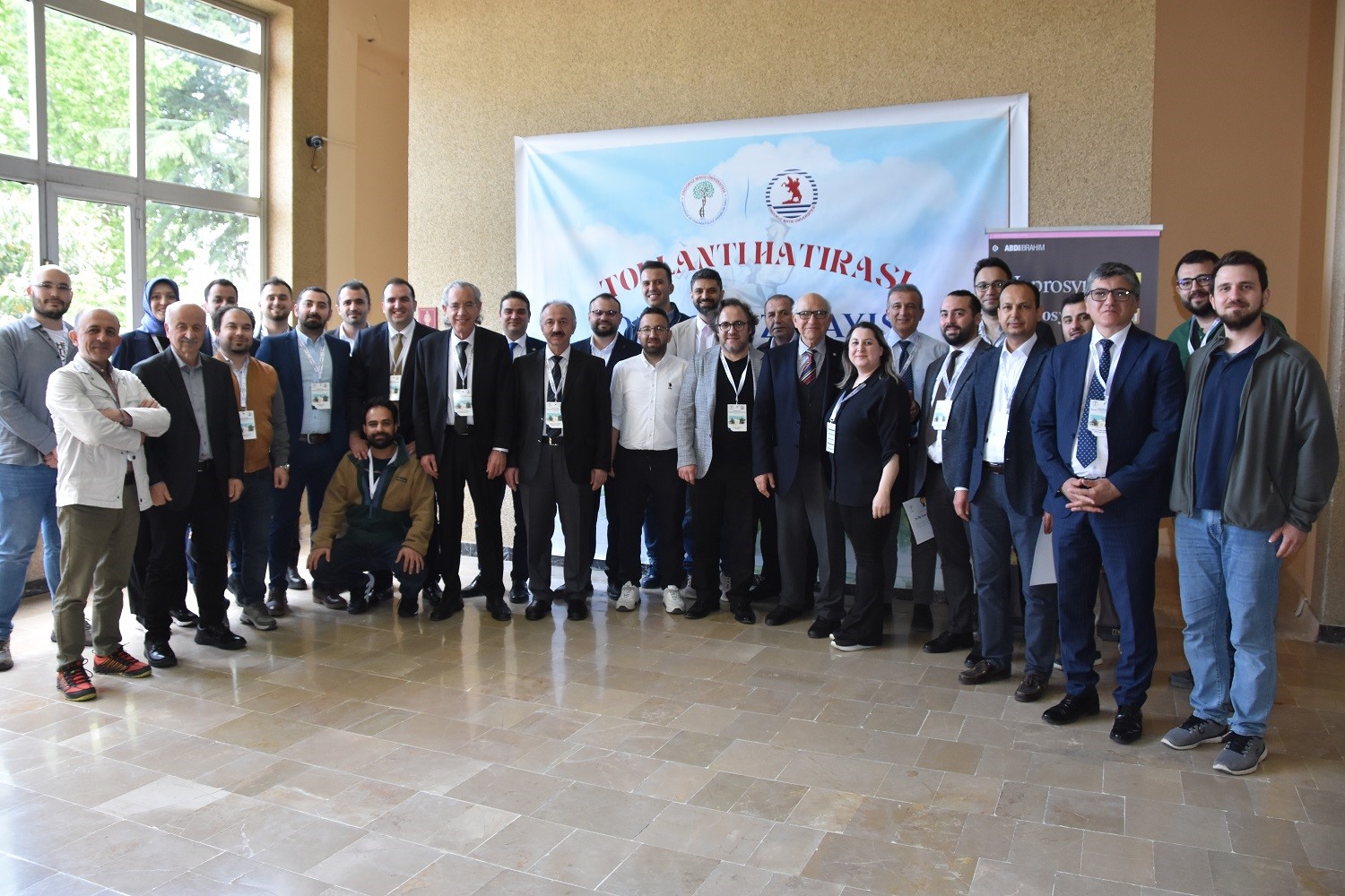 &rsquo;OM&Uuml; Ortopedi ve Travmatoloji Anabilim Dalı, hem b&ouml;lgede hem &uuml;lke genelinde lokomotif bir rolde&rsquo;
