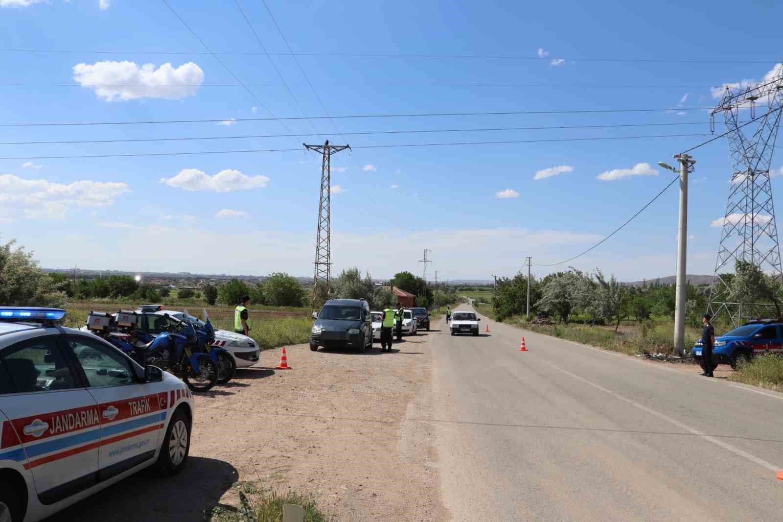 Jandarma dron ile havadan denetliyor

