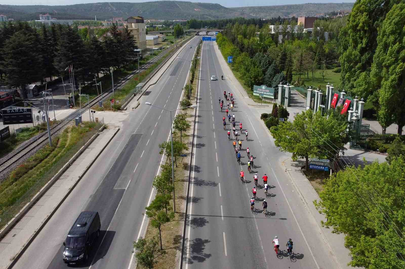 19 Mayıs’ta 100 kilometre pedalladılar
