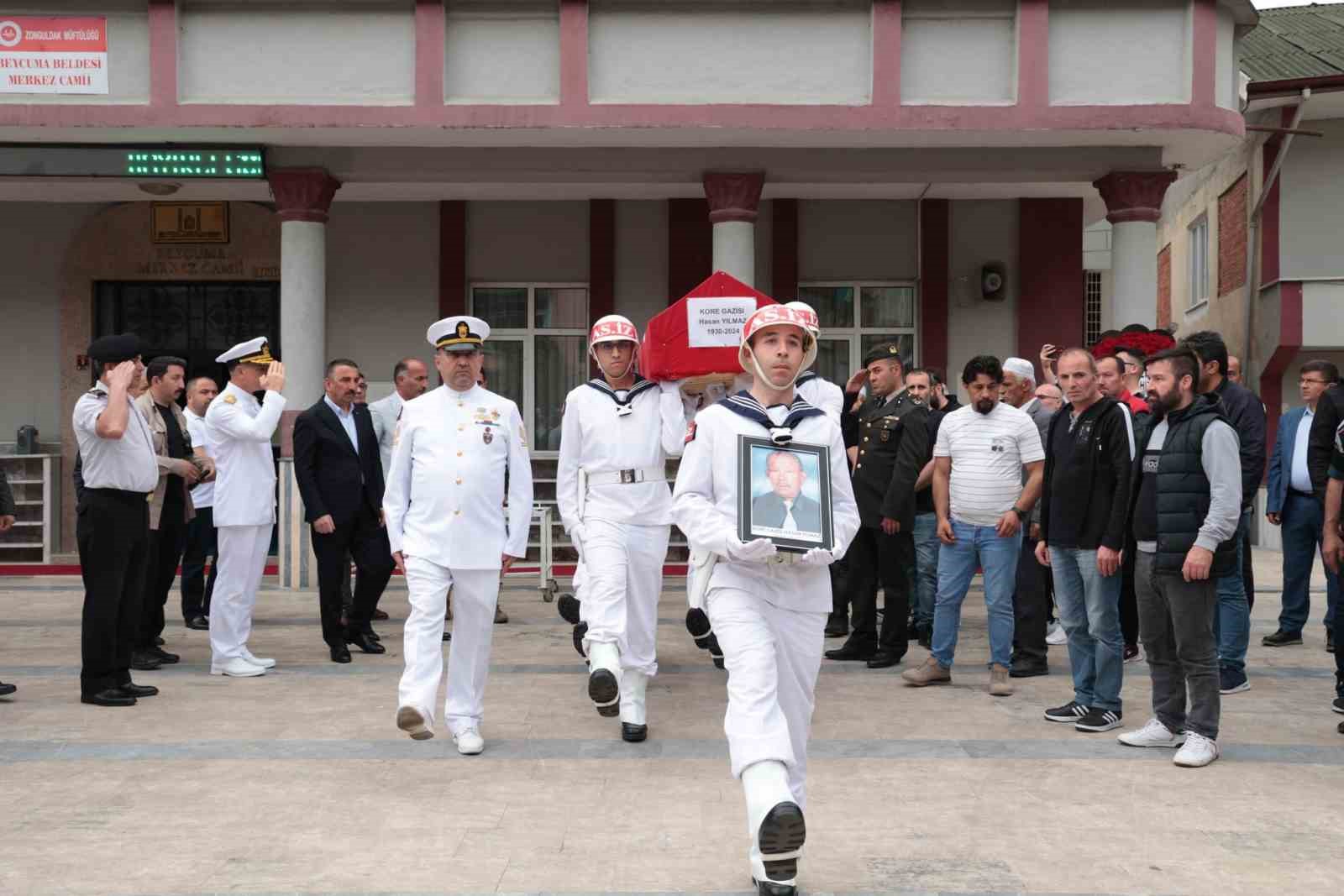 Hayatını kaybeden Kore Gazisi toprağa verildi
