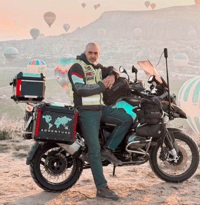 Trafik kazasında hayatını kaybeden Motosiklet tutkunu Mustafa Karaca son yolculuğuna uğurlandı
