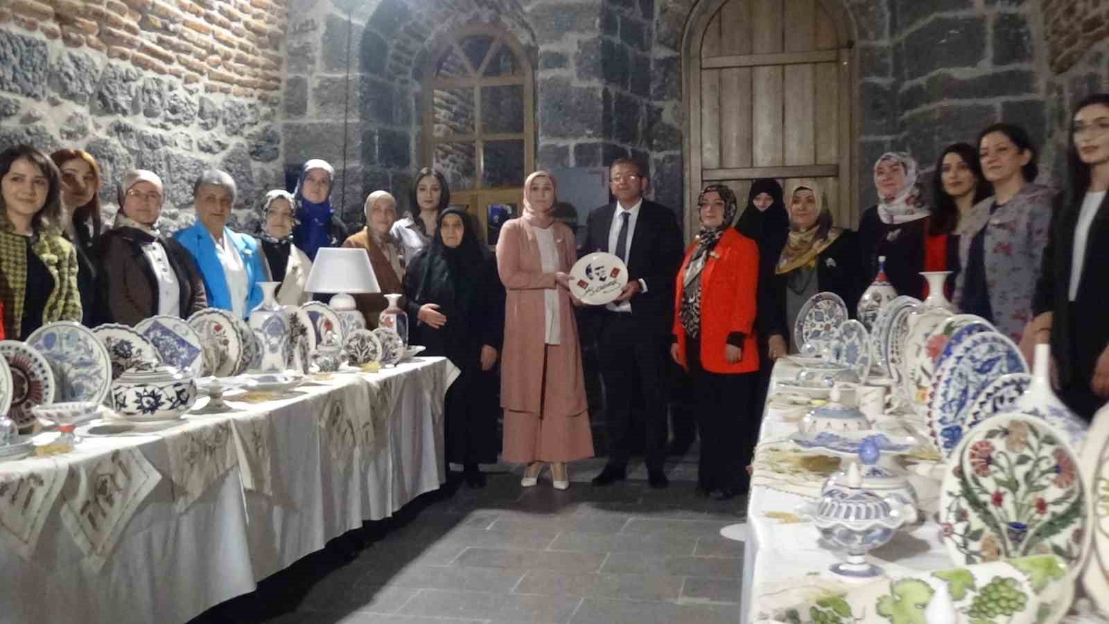 Kars&rsquo;ta &ccedil;ini sergisi g&ouml;z kamaştırdı
