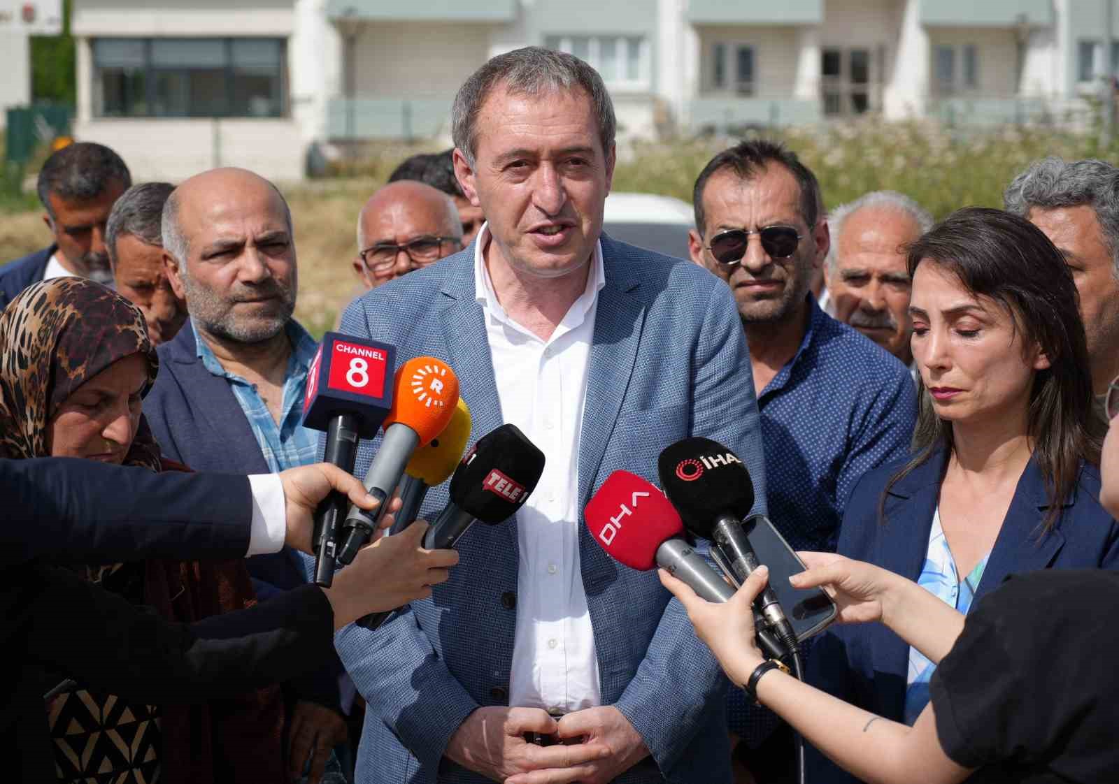 DEM Parti heyetinden Demirtaş&rsquo;a ziyaret
