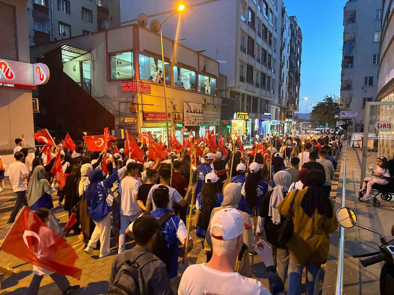 Siirt’te fener alayı coşkusu