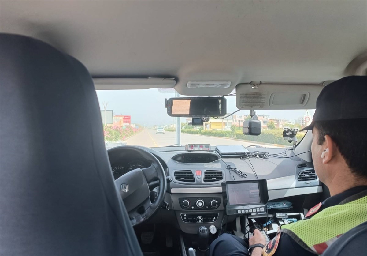 Jandarmadan trafik denetimi: 74 araca ceza
