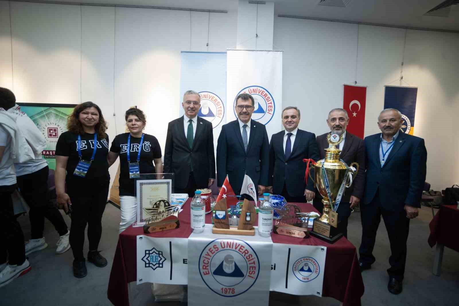 A&Uuml;B &Uuml;niversiteler Tanıtım Fuarı EBY&Uuml;&rsquo;de ger&ccedil;ekleşti
