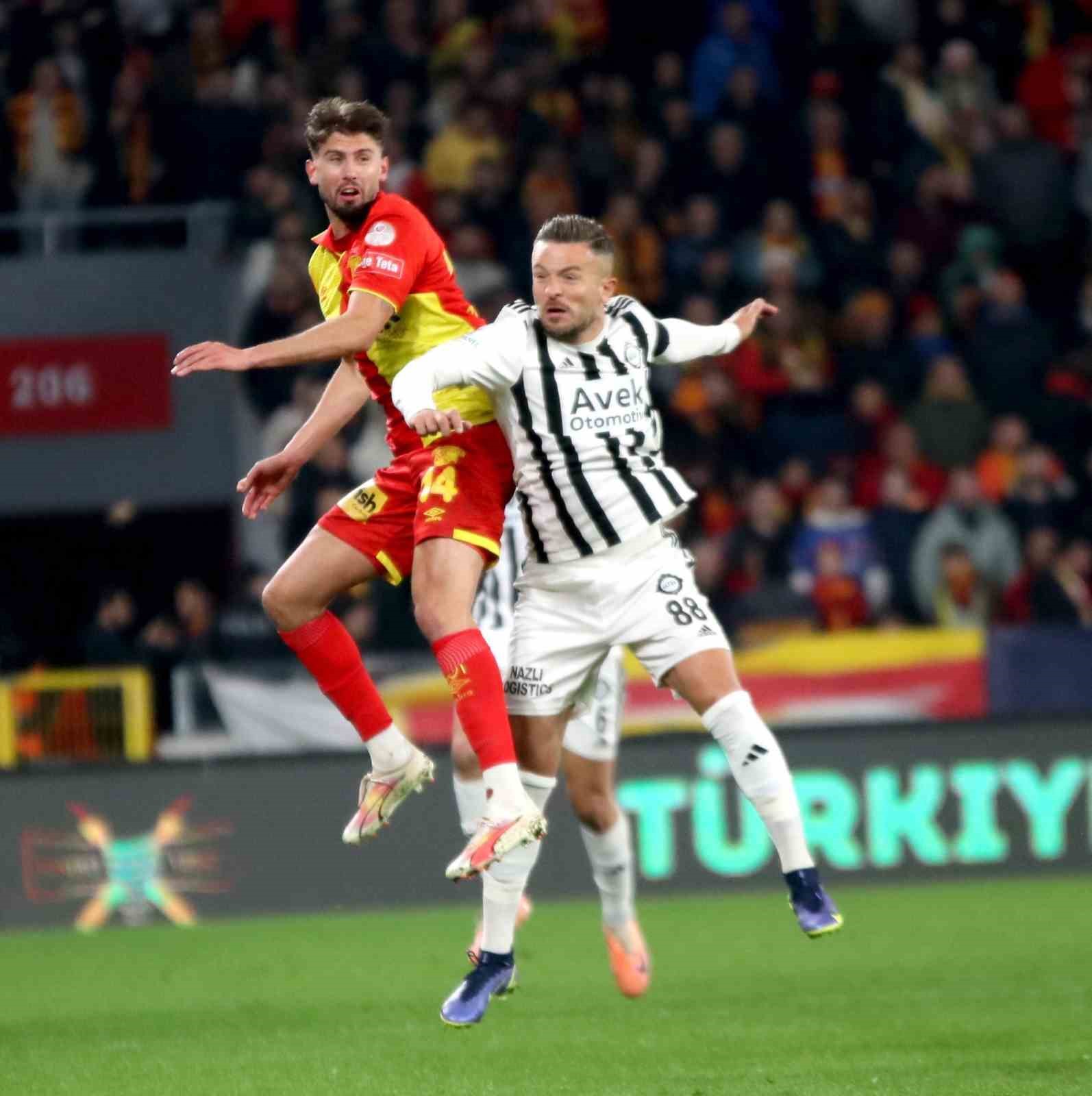 Altay’da Ceyhun ve Özgür kalıyor
