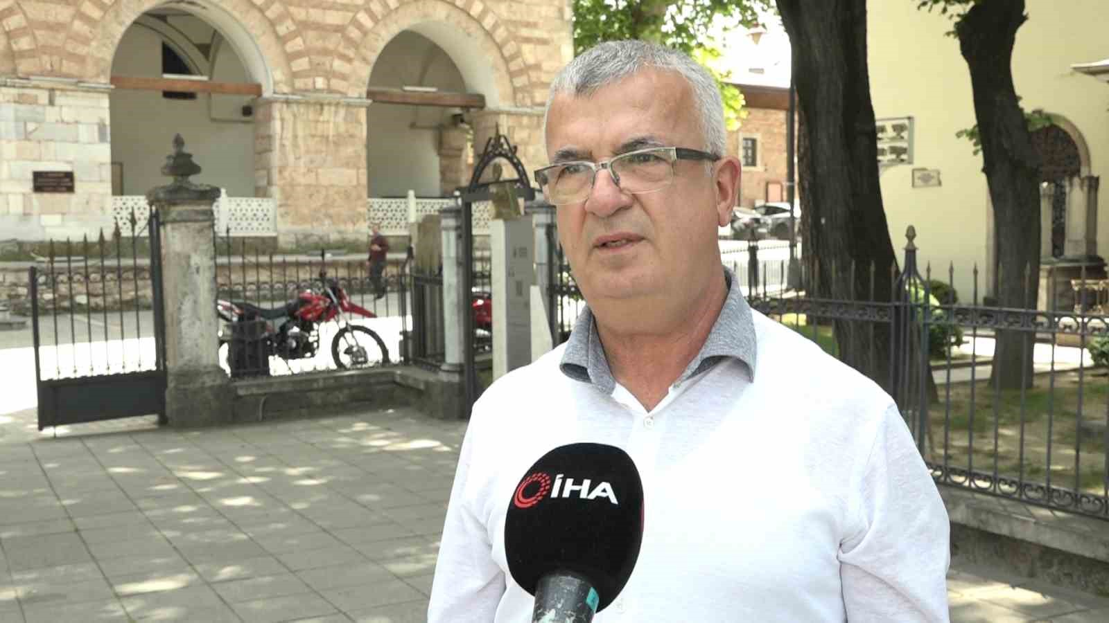 658 yıllık tarihi cami ucube yapıların arasında kurtarılmayı bekliyor