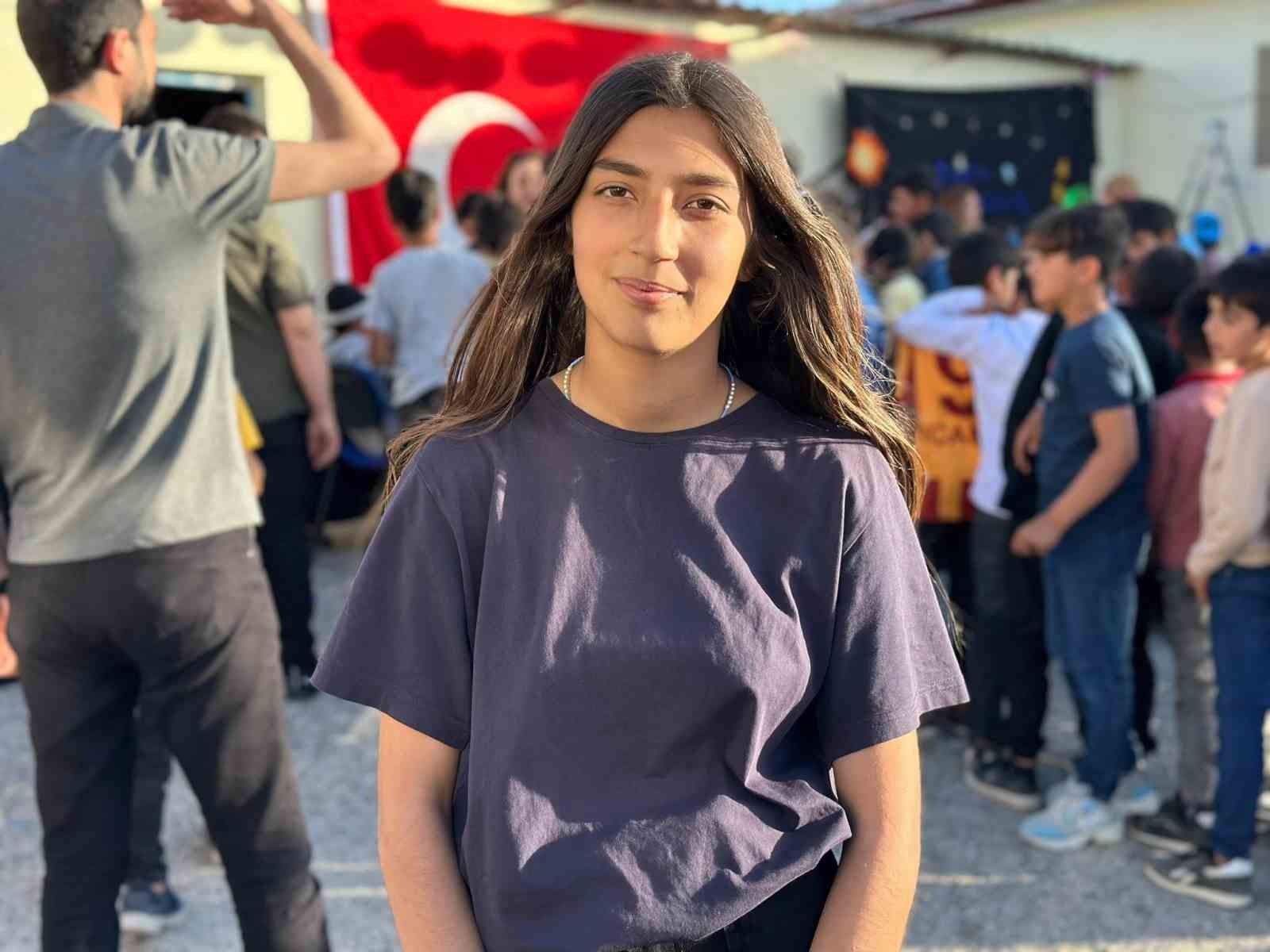 K&ouml;y okulundaki &ouml;ğrenciler &lsquo;G&ouml;ky&uuml;z&uuml; G&ouml;zlem ve Bilim Şenliği&rsquo; etkinliğinde buluştu
