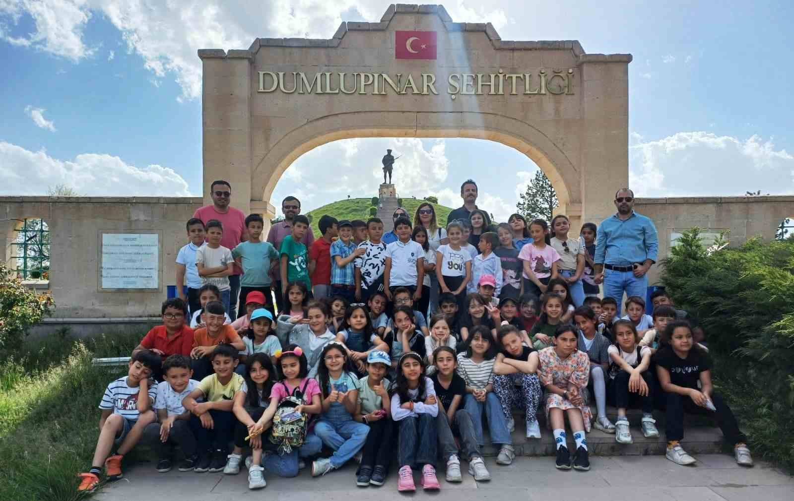 Hisarcık Cumhuriyet İlkokulu &ouml;ğrencileri K&uuml;tahya tarihini tanıdı
