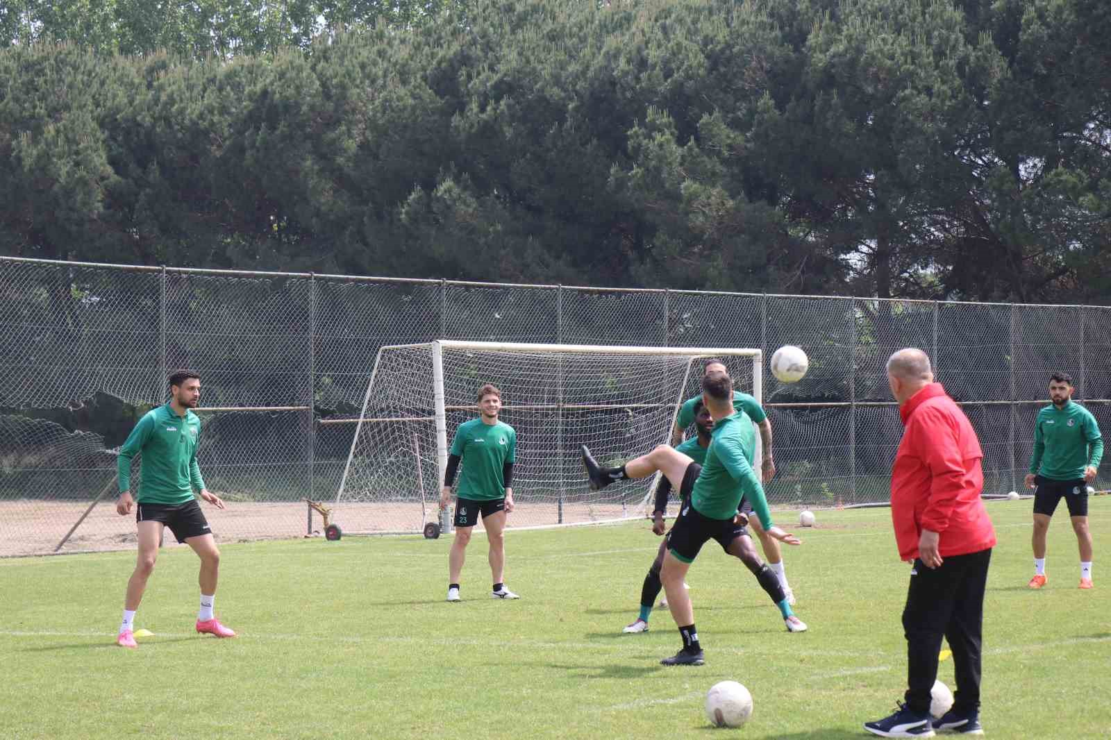 Sakaryaspor Teknik Direktörü Coşkun Demirbakan: “Biz her şeye hazırlıklıyız”
