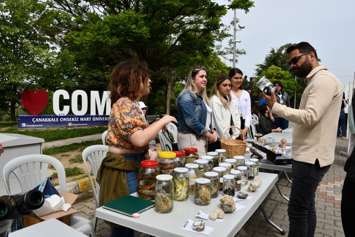 &Ccedil;OM&Uuml;&rsquo;de Fen Fak&uuml;ltesi Bilim Şenliği ger&ccedil;ekleşti
