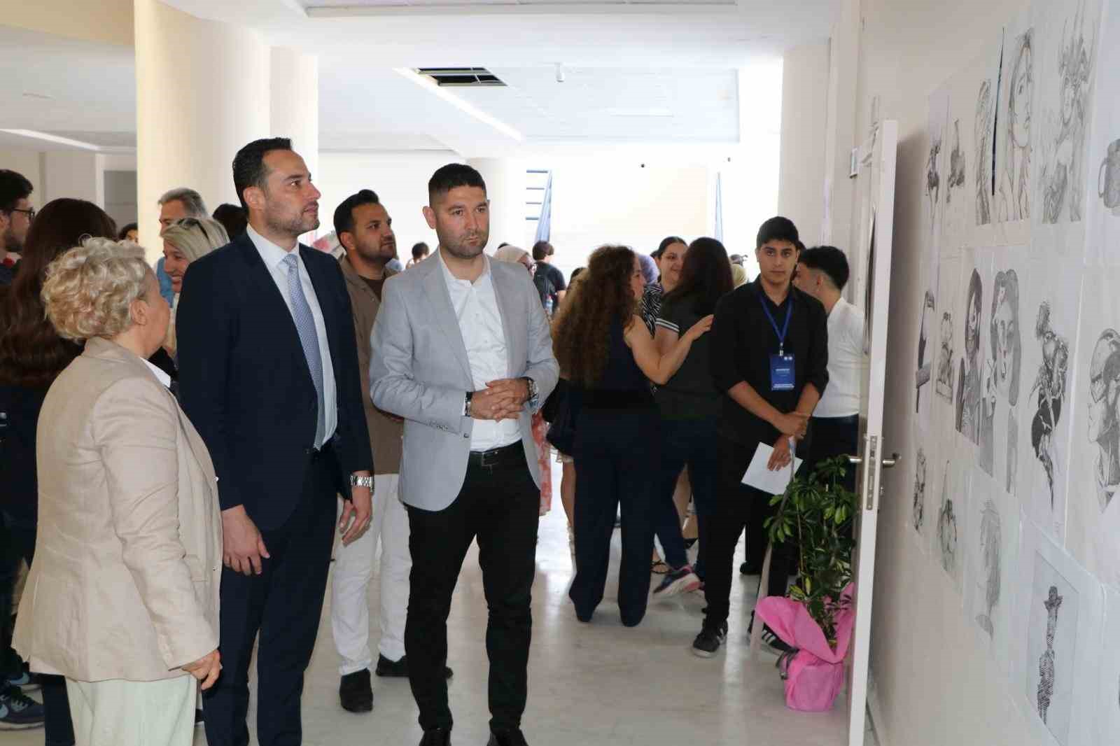 S&ouml;ke MYO BDTA B&ouml;l&uuml;m&uuml;nden yıl sonu sergisi
