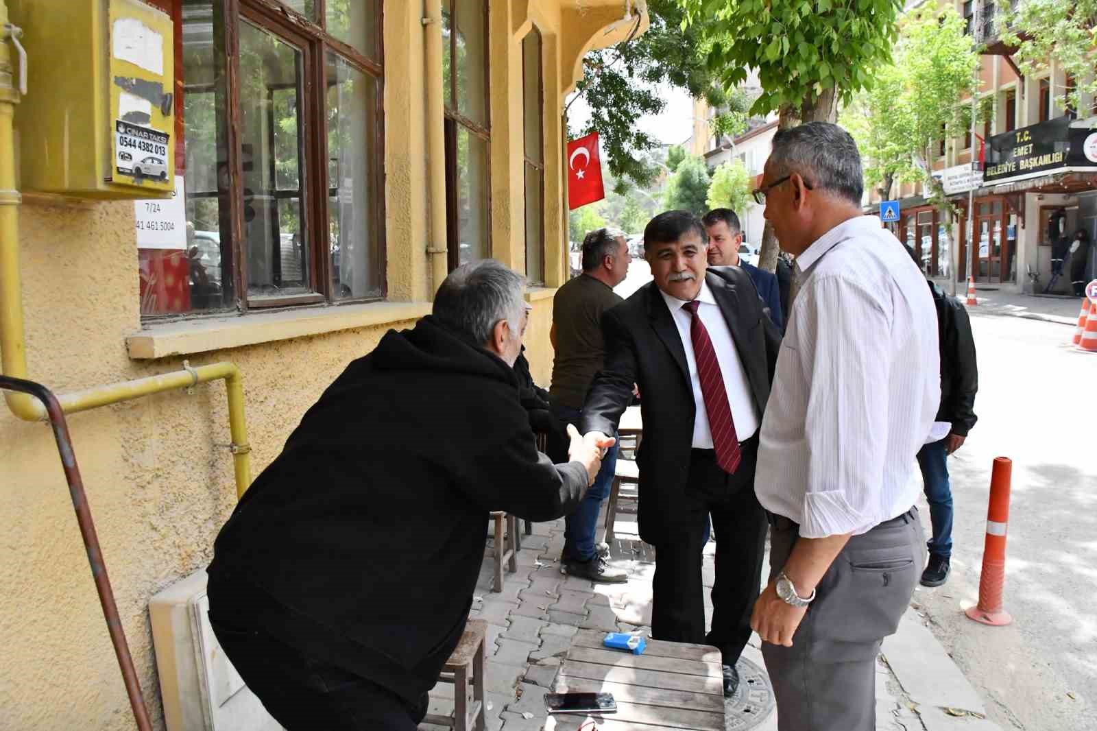 Emet Belediye Başkanı Koca, esnaf ve halkla bir araya geldi
