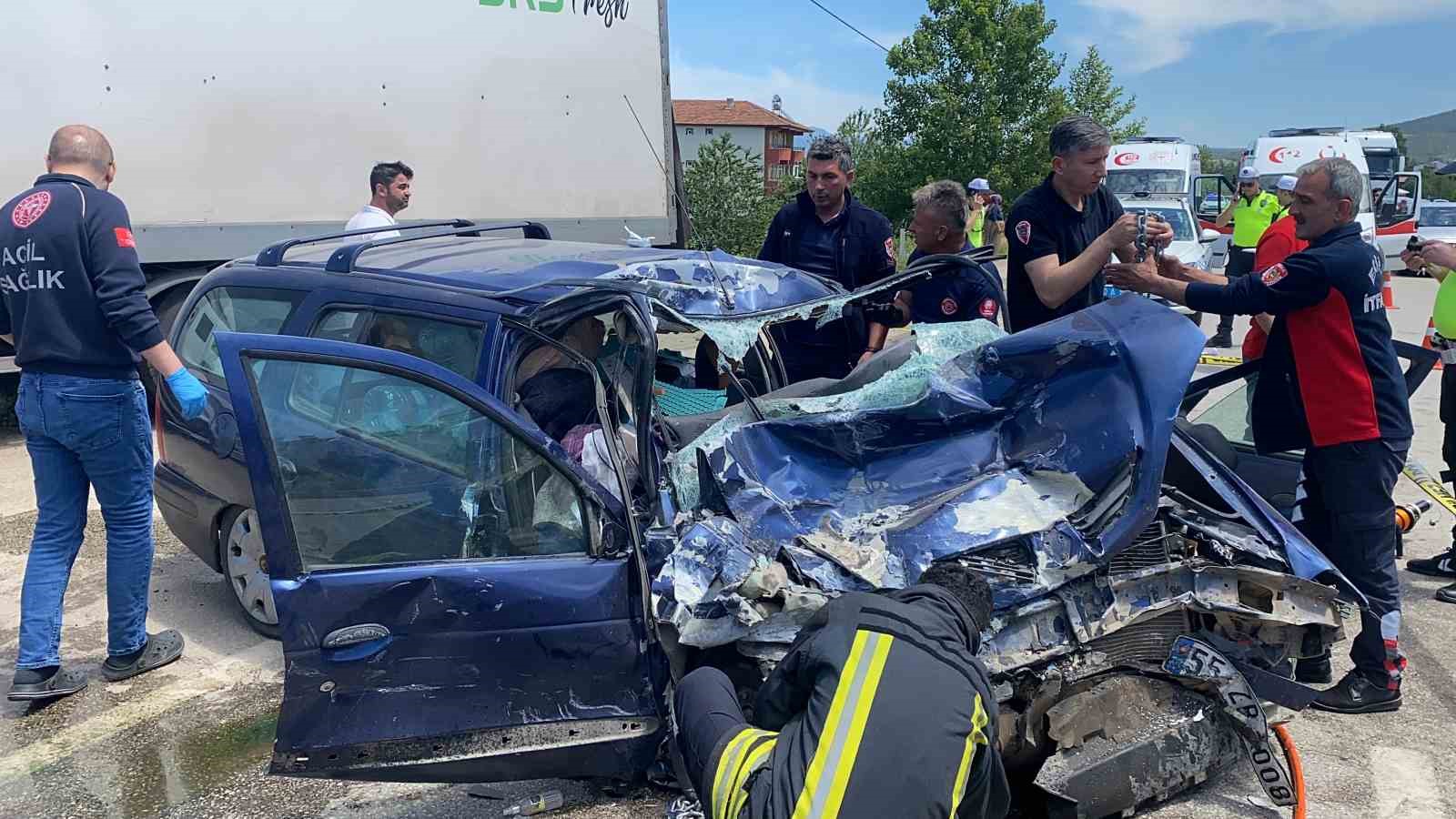 Tokat’ta orta refüjden karşı şeride sıçradı: 1 ölü, 1 yaralı
