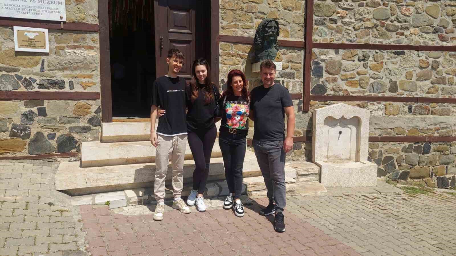 Macar M&uuml;zesine Macarlardan &ccedil;ok Bulgar geliyor
