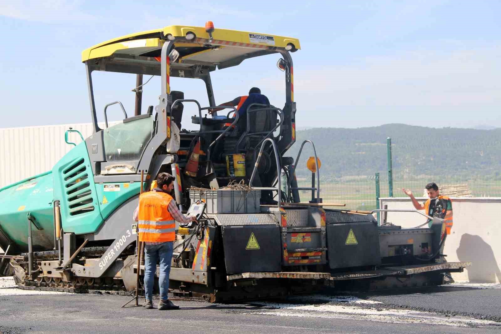 K&uuml;tahya OSB&rsquo;de yol yenileme &ccedil;alışmaları

