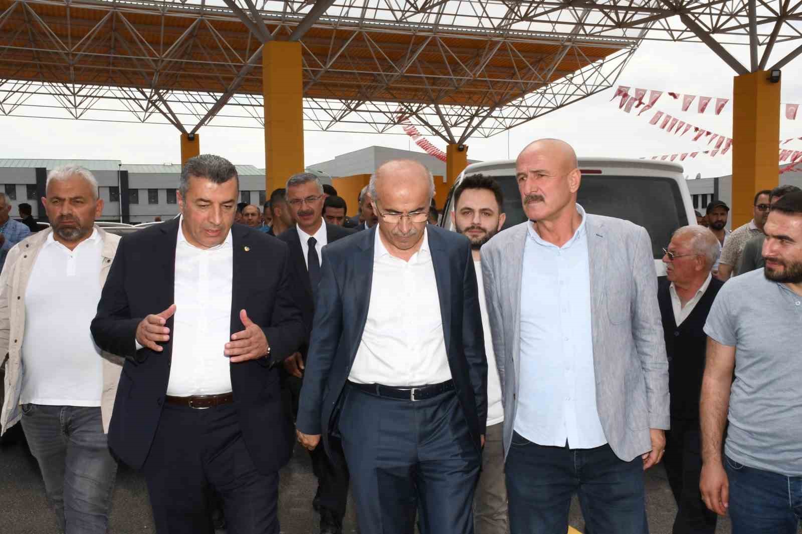 Yeni ticaret merkezinde b&uuml;y&uuml;k buluşma
