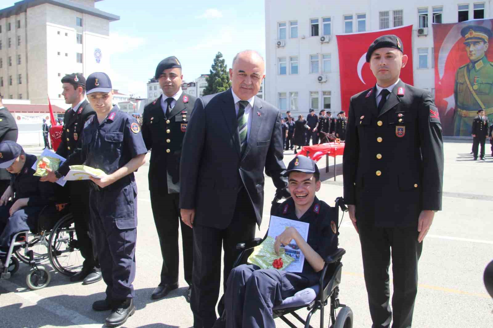 Ordu&rsquo;da engelli bireyler bir g&uuml;nl&uuml;k asker oldu
