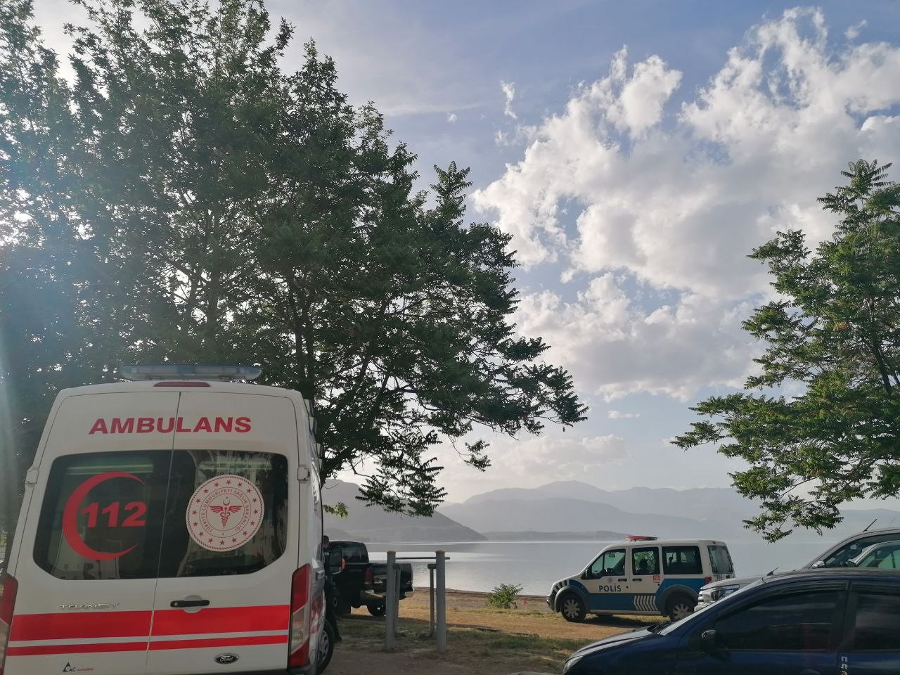 Eğirdir Gölü’nde bulunan el bombaları imha edilmek üzere gölden çıkarıldı
