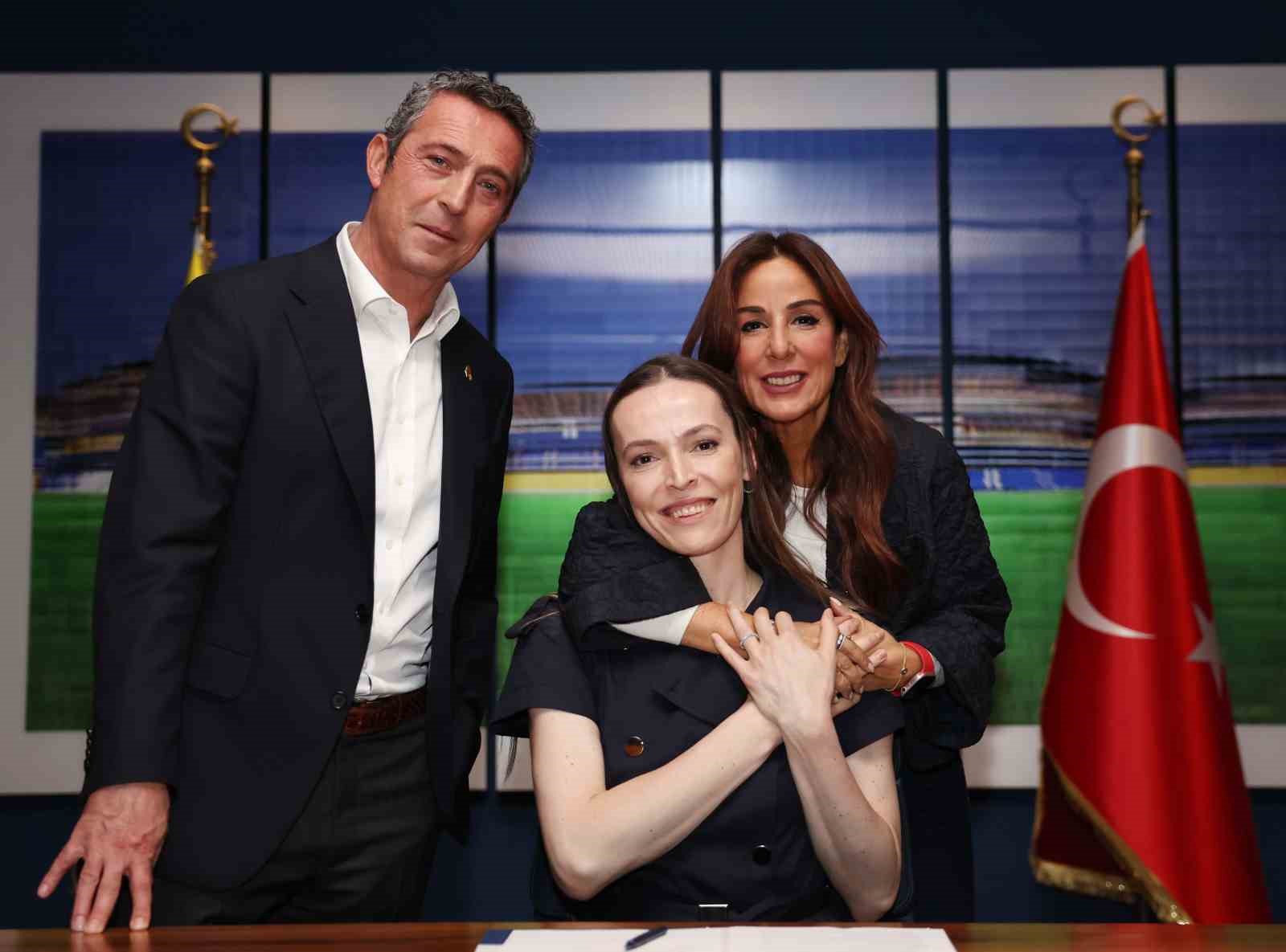 Fenerbah&ccedil;e, Eda Erdem ile 2 yıllık yeni s&ouml;zleşme imzaladı 