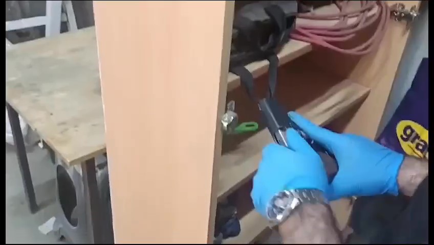 Kurusıkı tabancaları gerçek silaha dönüştüren atölyeye operasyon
