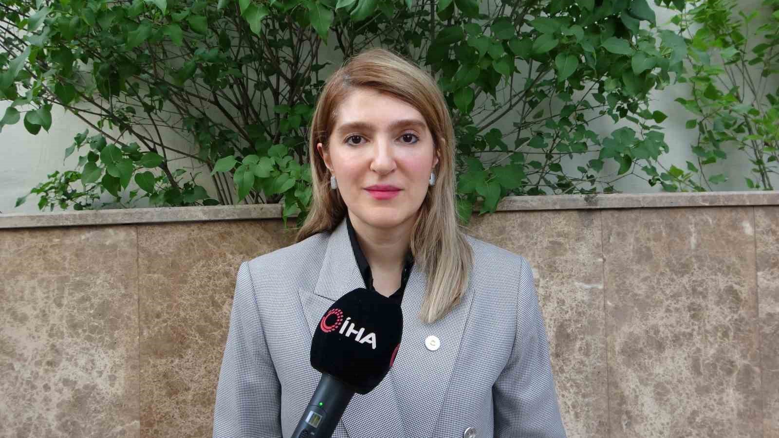 Depremin vurduğu tarihi okul k&uuml;t&uuml;phaneye d&ouml;n&uuml;şt&uuml;r&uuml;l&uuml;yor
