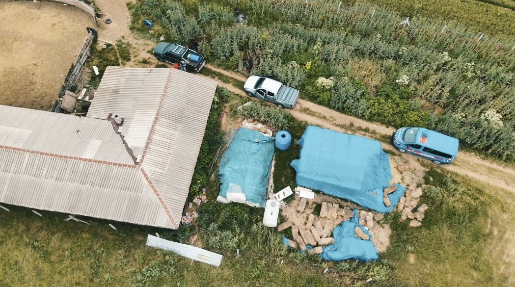 &Ccedil;alıntı kurbanlıklar b&ouml;yle bulundu: Operasyon anı drone kamerasında
