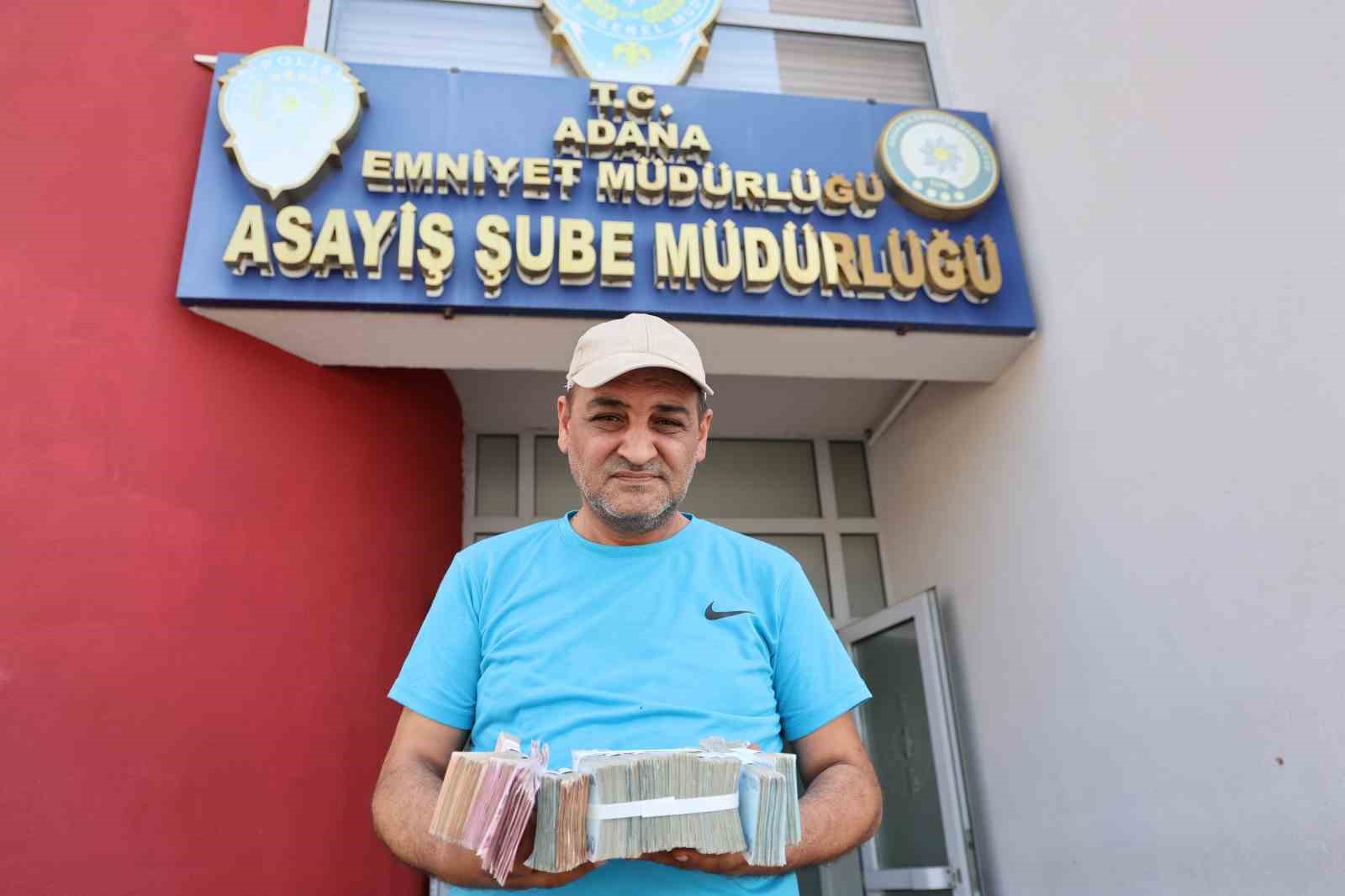 Taksici filmlere konu olan "Sazan sarmalının" önüne geçti