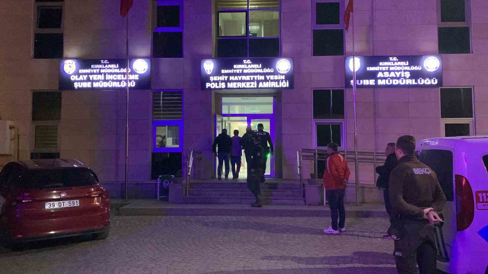 Kırklareli&rsquo;nde tartıştığı eşini bı&ccedil;akladı
