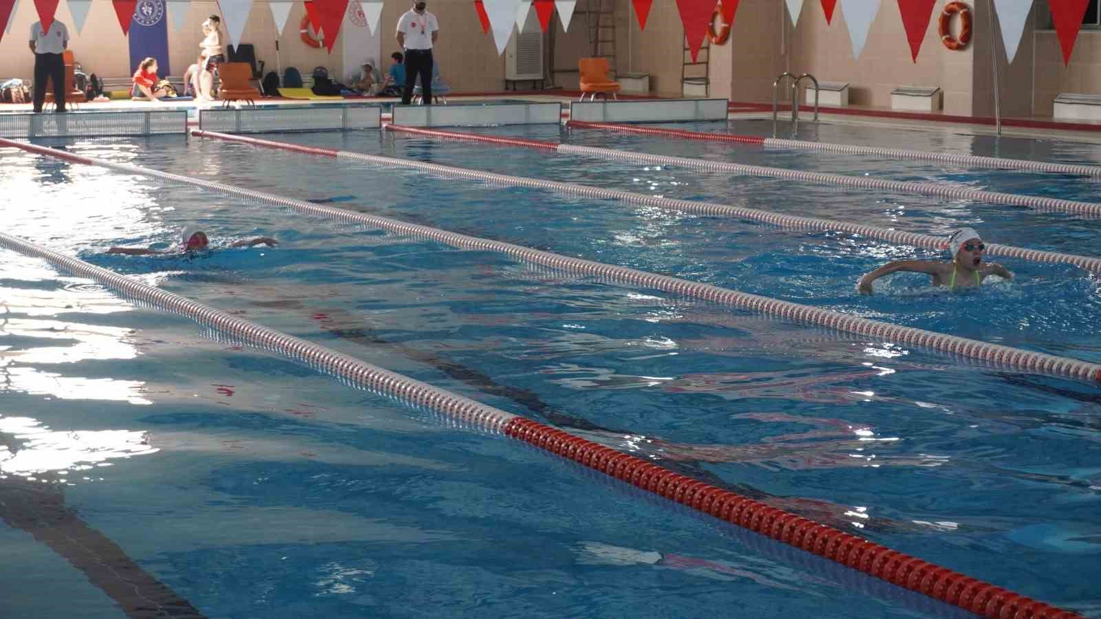 Y&uuml;zme şampiyonası başladı
