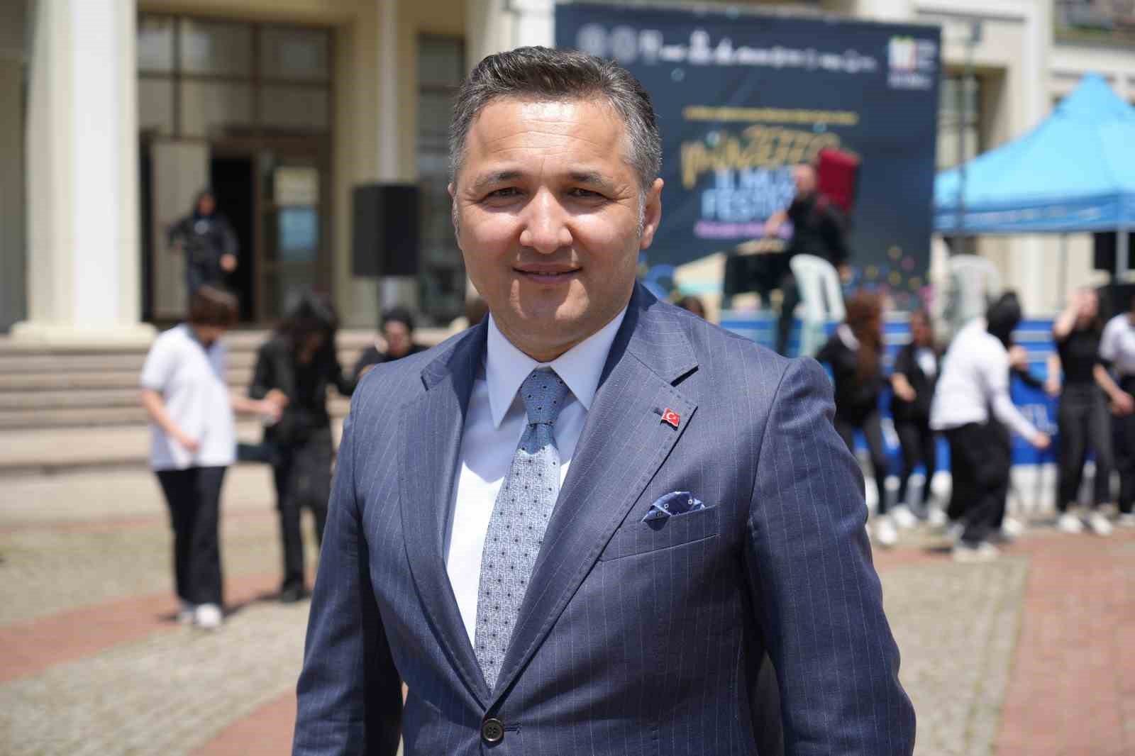 Kadınlar bu oyunla kuşakları bir araya getirdi
