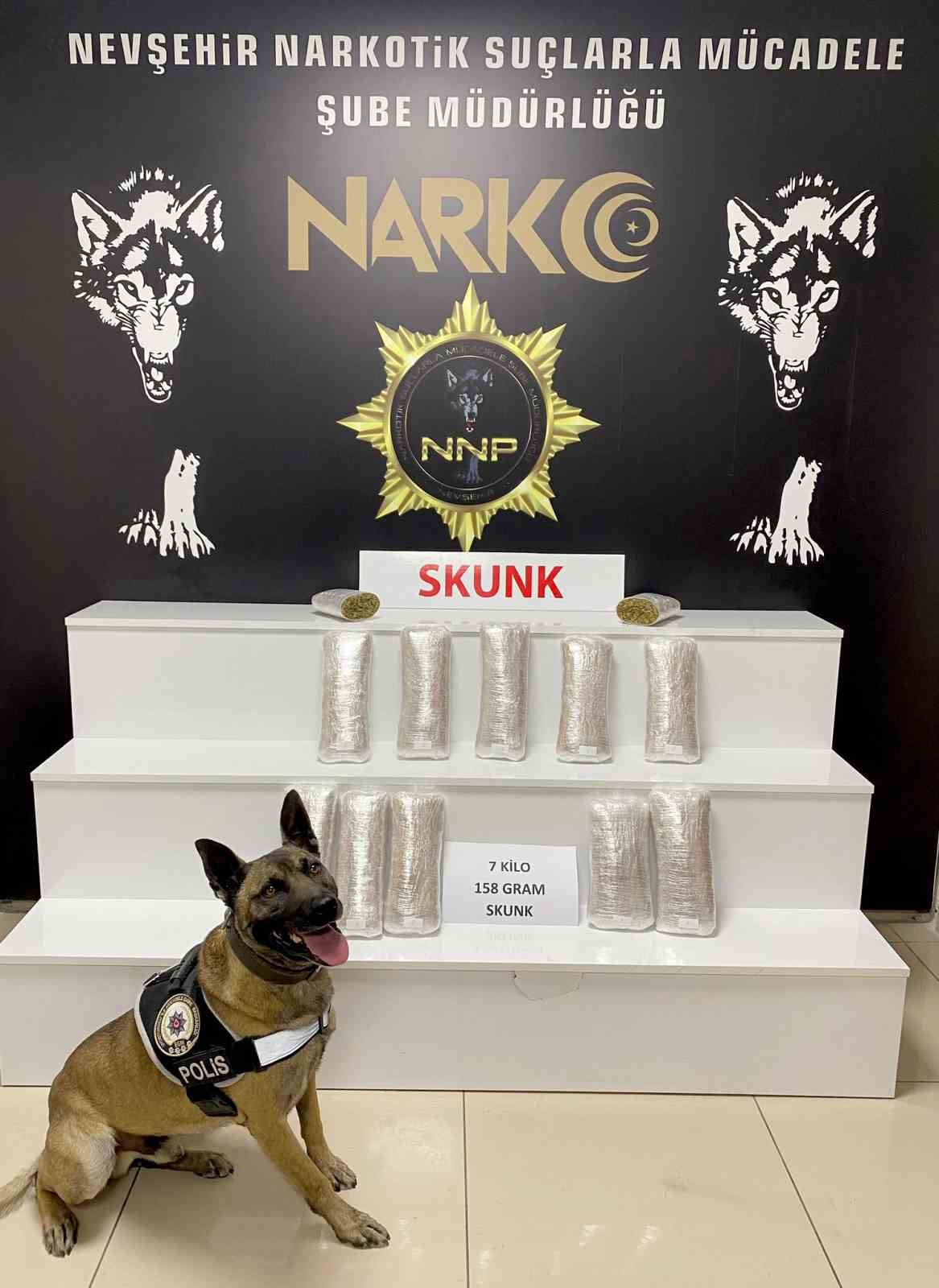Narkotik köpeği ’Ateş’ 7 kilo uyuşturucuyu buldu