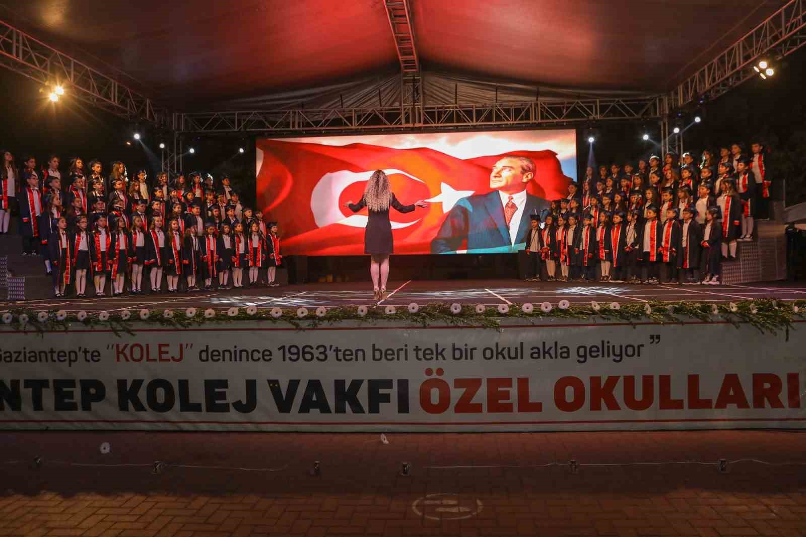 GKV Özel İlkokulu 60. yıl mezunlarını uğurladı