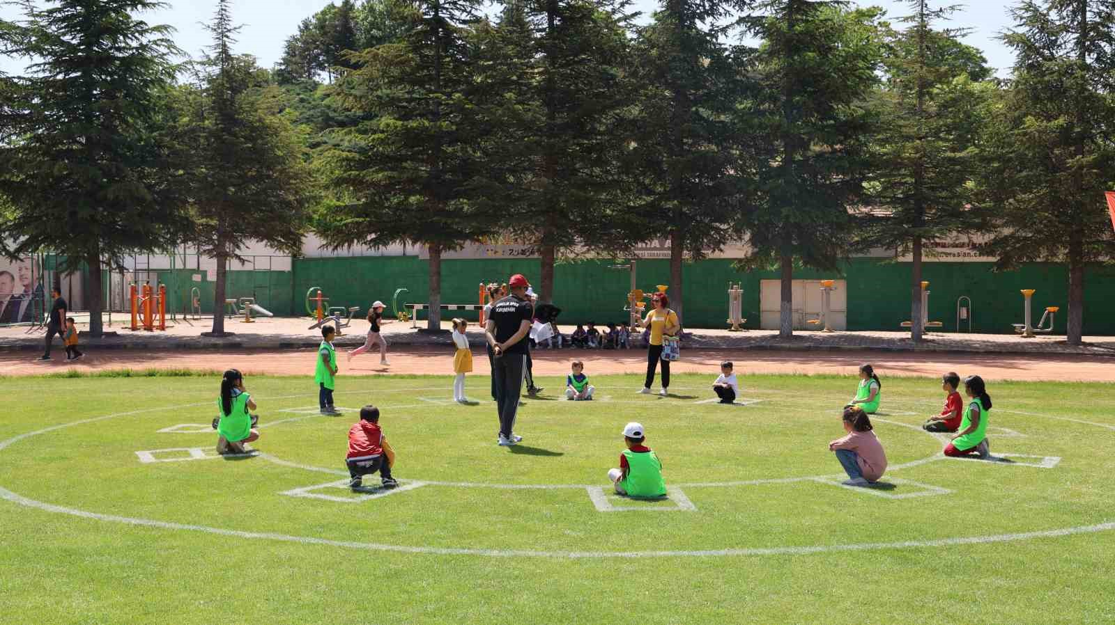 Geleneksel Çocuk Oyunları Yarışmaları şenliğe dönüştü
