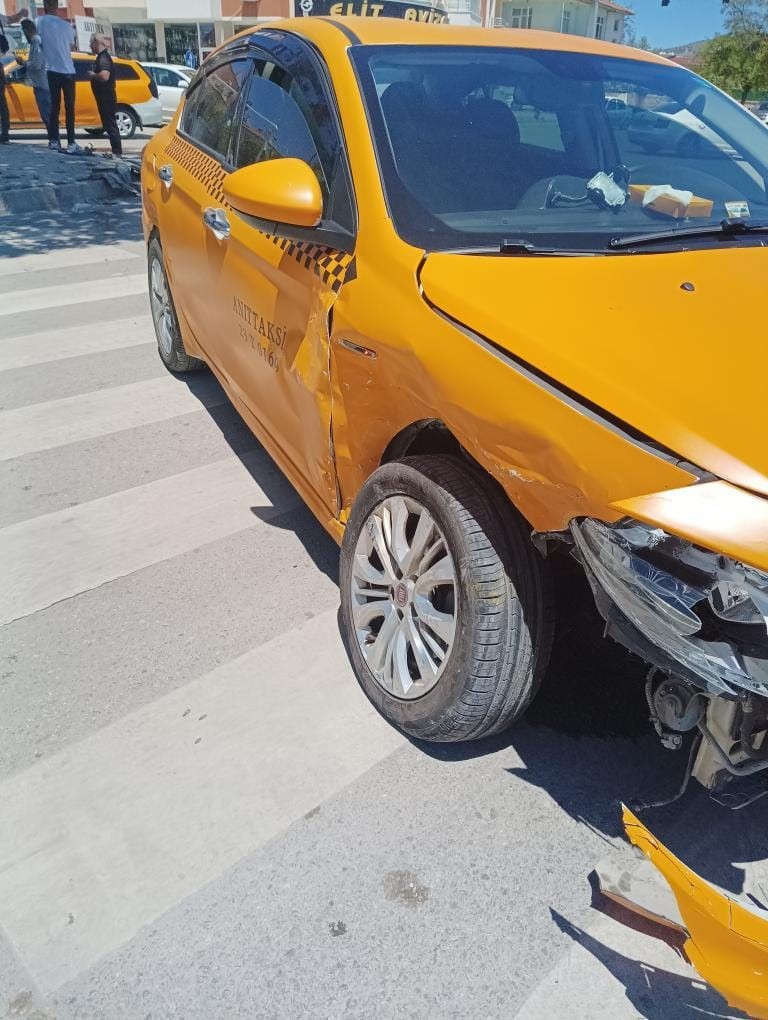 Elazığ’da trafik kazası: 2 yaralı