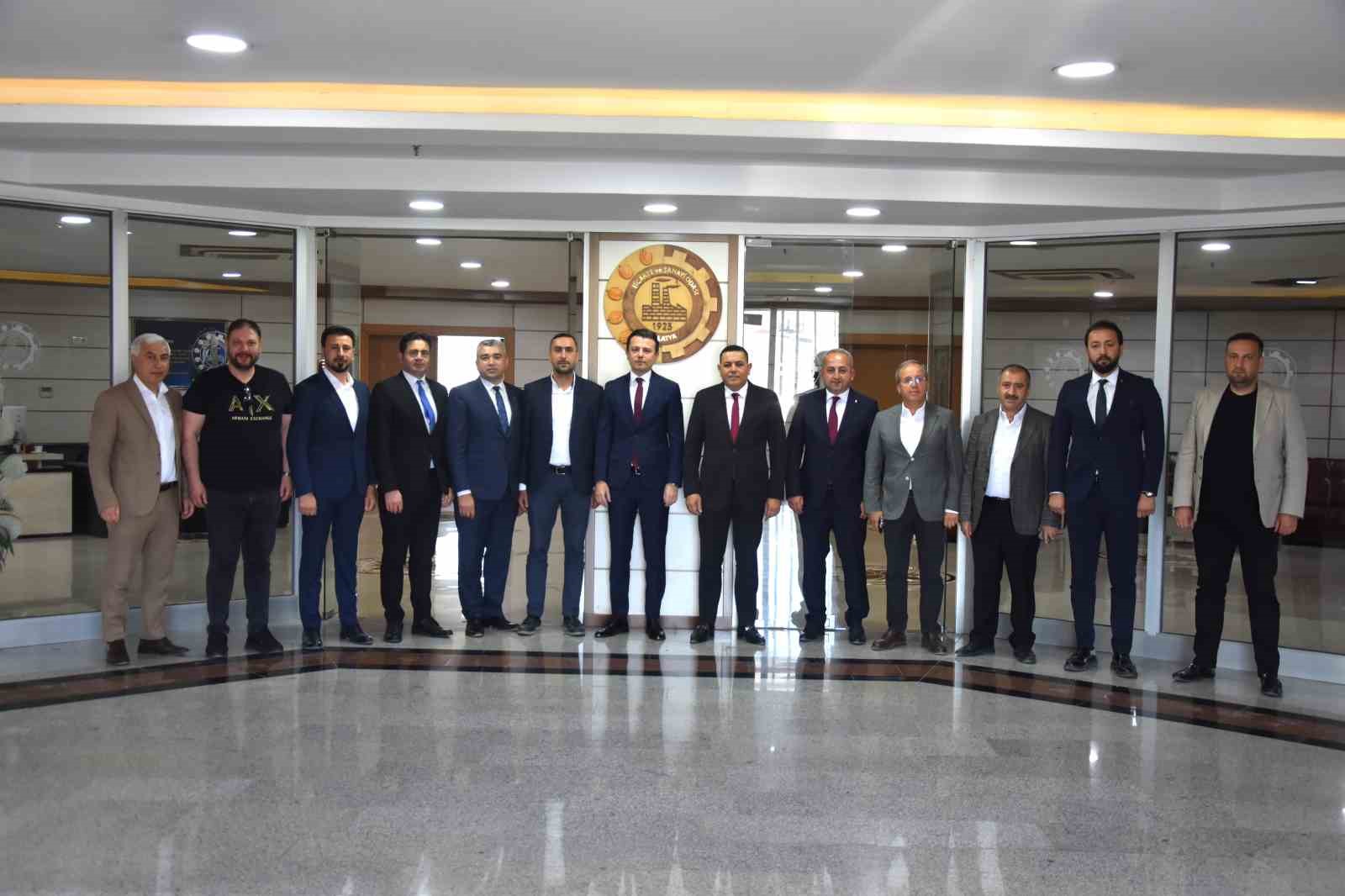 Sadıkoğlu: &ldquo;Depremzede işletmelerin en &ouml;nemli ihtiyacı finans&rdquo;
