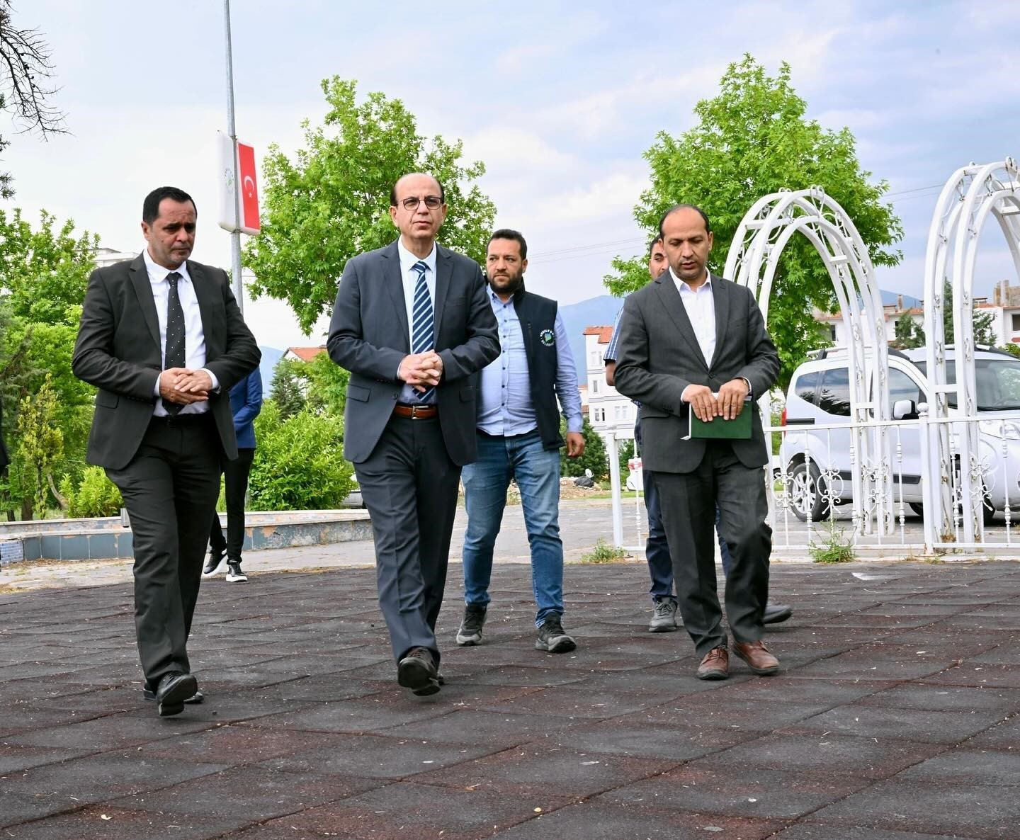 Başkan Geçit, Beylerderesi Şehir Parkındaki yenileme çalışmalarını inceledi