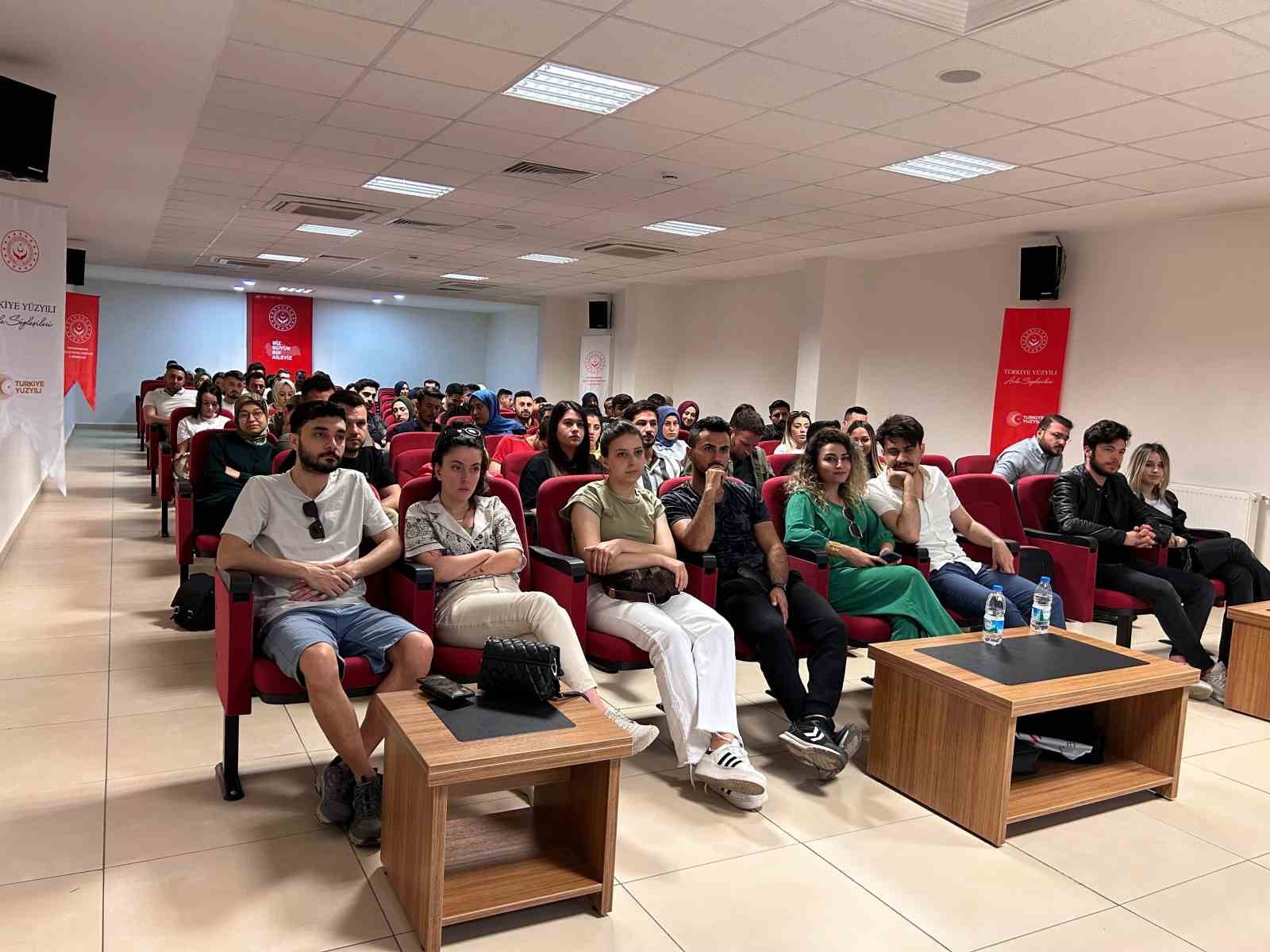 Aile ve Gen&ccedil;lik Fonu&rsquo;na Kahramanmaraş&rsquo;tan bin 76 başvuru
