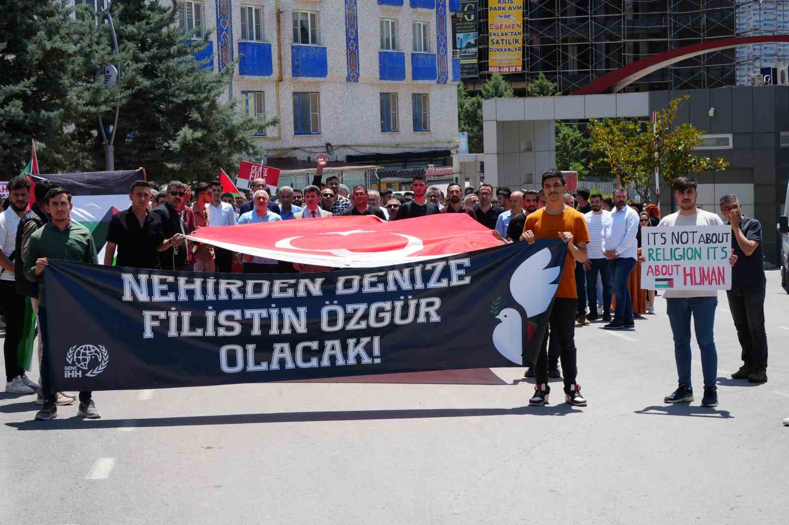 Kilis’te öğrenciler ve akademisyenler Filistin’e destek için yürüdü
