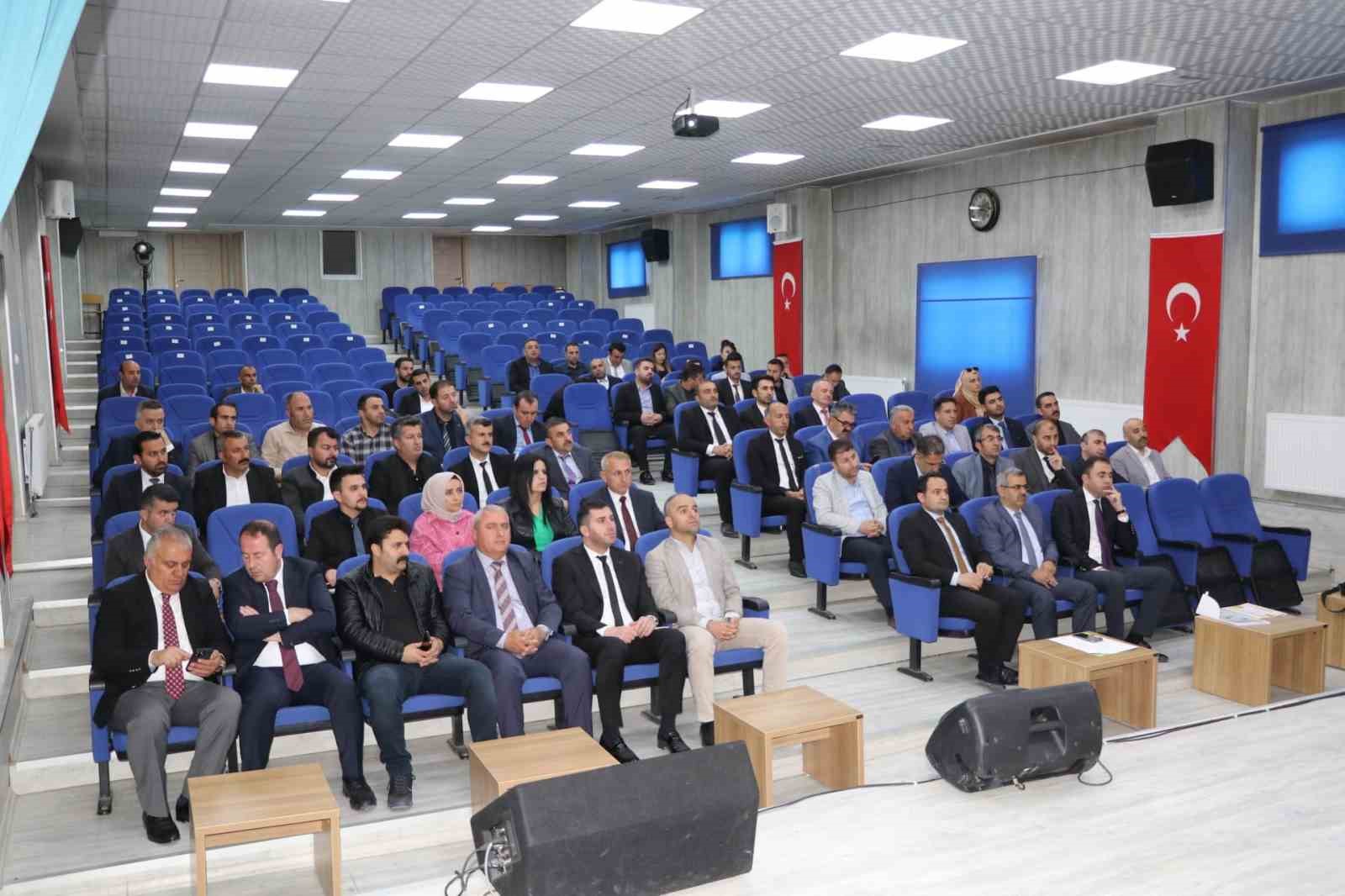 M&uuml;d&uuml;r Yılmaz: "&Ouml;ğrencilerin moral ve motivasyonları &ouml;nemli"
